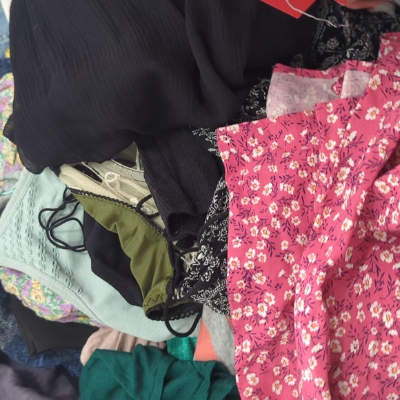 5LB MYSTERY CLOTHING BAG - Picture 4 of 4